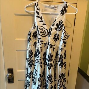 Sincerely Jules Black and White Floral Midi Dress
